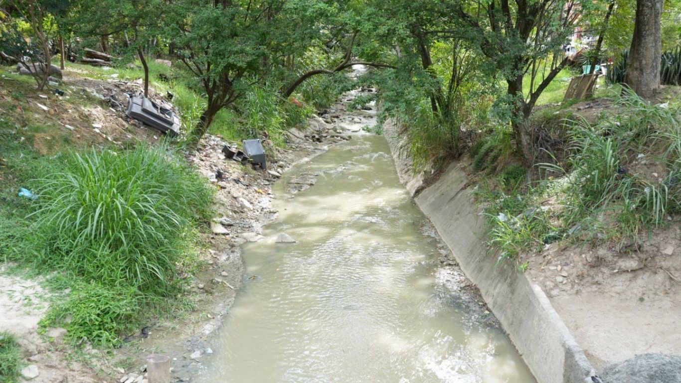 Bello interviene zona de Valadares tras emergencias provocadas por las lluvias