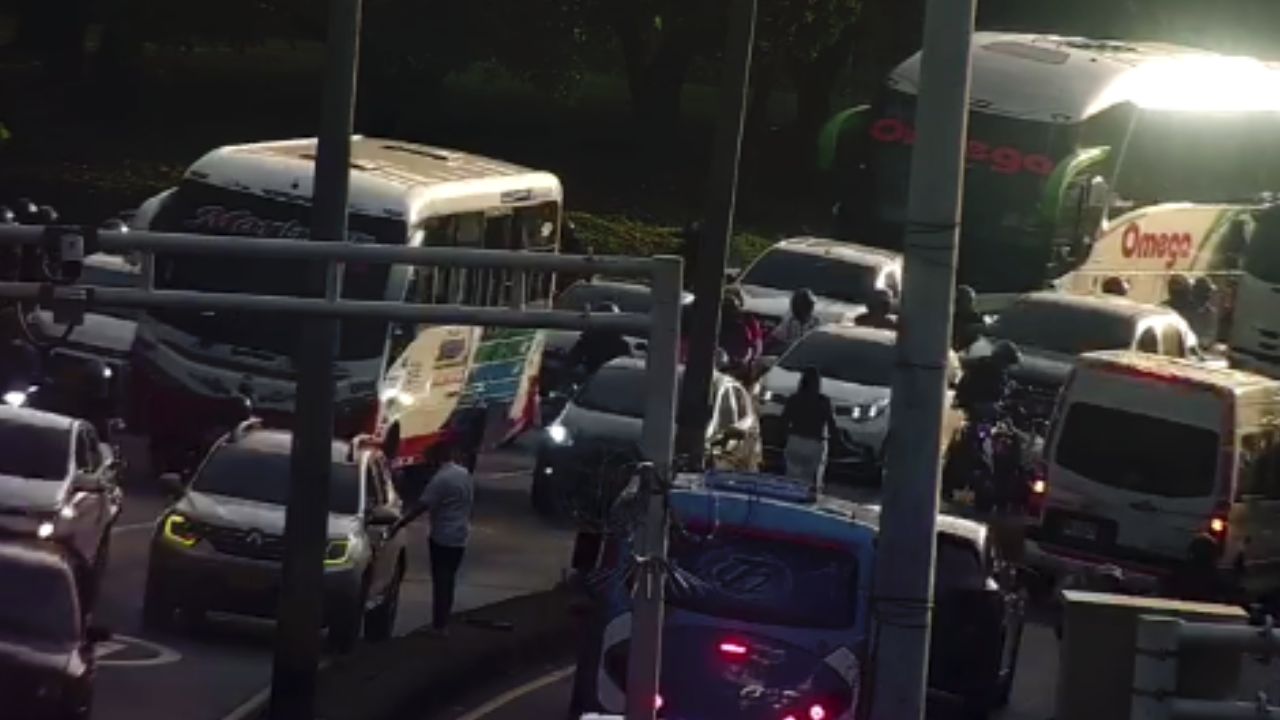 Hay taco en la Autopista Norte: se presentó un accidente vial a la altura de Zenú