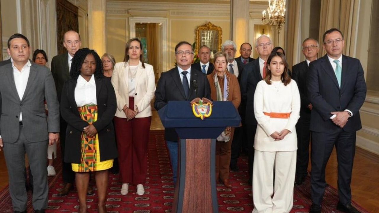 Gustavo Petro cita a gabinete de urgencia tras la ventaja de Abelardo De la Espriella en primera vuelta