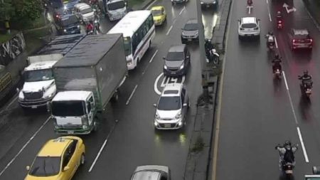 ¡Evite la Autopista Norte! Accidente en Solla paraliza el ingreso a Medellín