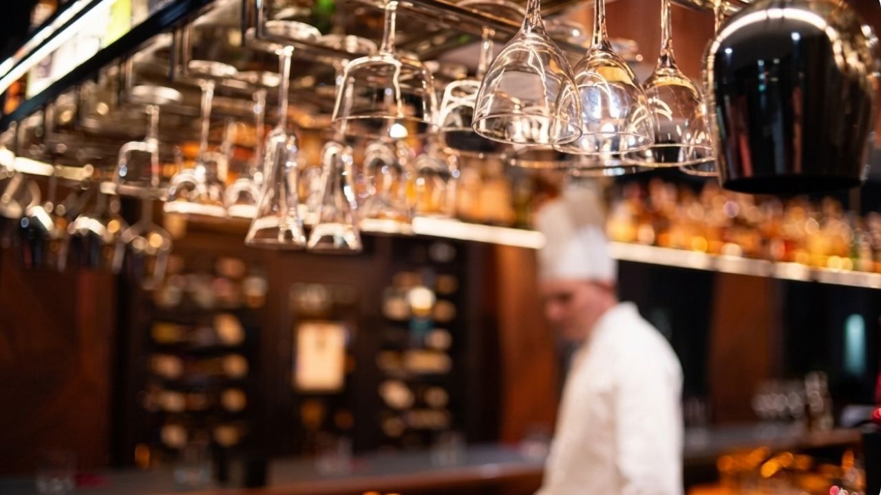 Por un proceso administrativo de hace 7 años, reconocido restaurante cierra sus puertas temporalmente en Medellín