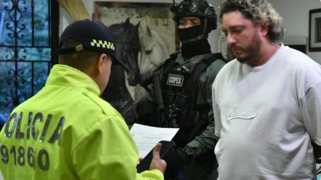 Judicializaron a alias Rottweiler y ocho integrantes de Caicedo por loteo ilegal en Medellín: enfrenta más de 10 delitos