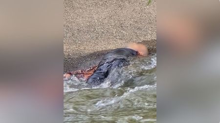 Hallan otro cuerpo sin vida en el Río Medellín, ahora en el puente Guayaquil Hallan otro cuerpo sin vida en el Río Medellín, ahora en el puente Guayaquil