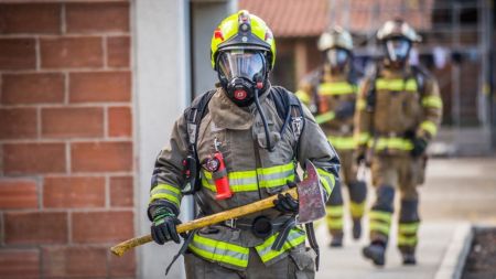 Corantioquia fortalece a brigadas y bomberos ante el riesgo de incendios por el fenómeno de El Niño Corantioquia fortalece a brigadas y bomberos ante el riesgo de incendios por el fenómeno de El Niño