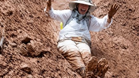 Subir gateando y bajar deslizándose: la travesía por el "lisadero" natural del Páramo de Belmira
