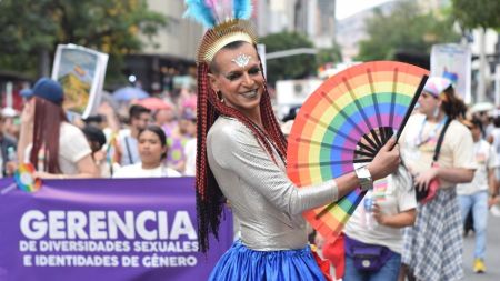 "Orgullo para Toda la Vida": en Medellín, más de 100.000 personas estuvieron en la marcha LGBTIQ+