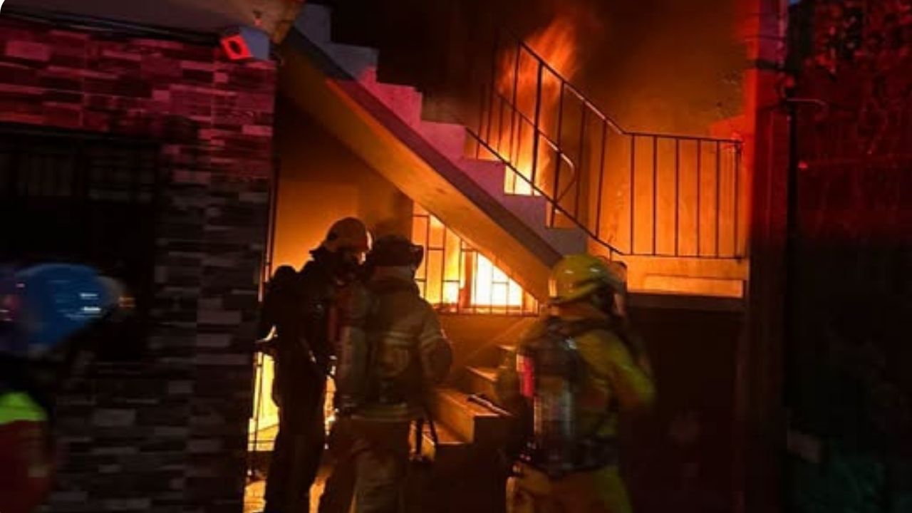 Bomberos de Bello atienden incendio en una casa del barrio San José Obrero