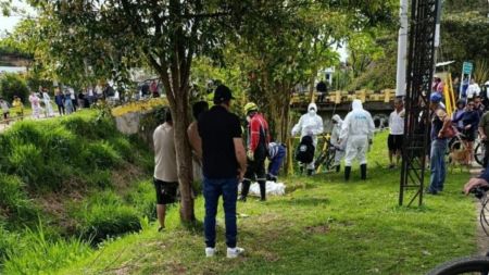 ¿Se cayó? Hallan cuerpo de ciclista en una quebrada de El Carmen de Viboral ¿Se cayó? Hallan cuerpo de ciclista en una quebrada de El Carmen de Viboral