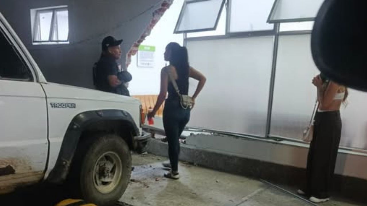 Fiestas en Yarumal habrían terminado en desorden: riñas y un carro contra el hospital