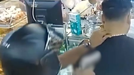 VIDEO| Armado y a plena luz del día: así fue el robo en una panadería en la vía Bello-Copacabana UNMOTELALSERVICIO DELASREDESDEEXPLOTACIONSEXUALDE MENORESDEEDADENMEDELLINFUEAFECTADOCONMEDIDAS CAUTELARES DE EXTINCION DE DOMINIO