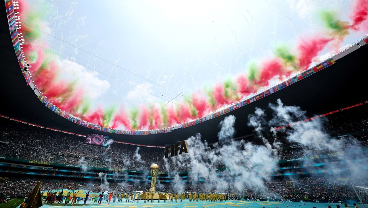 El Estadio Azteca abrió el certamen de la Copa del Mundo con un espectáculo de talla mundial