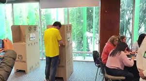 Jose Manuel Restrepo votó en Bogotá