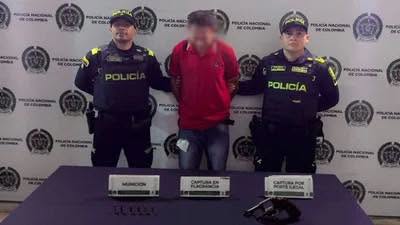 ¿Era de los Pachelly? Capturan a hombre de 42 años en Bello que portaba un revólver y estaría ligado al microtráfico