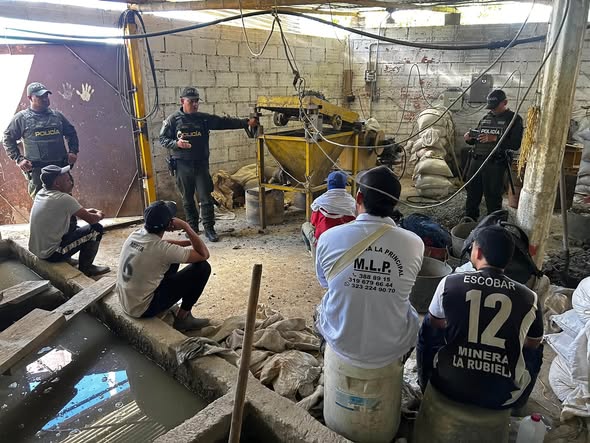 Así fue el operativo en Girardota donde cayeron 10 personas señaladas de minería ilegal 1 Así fue el operativo en Girardota donde cayeron 10 personas señaladas de minería ilegal, que movería $400 millones