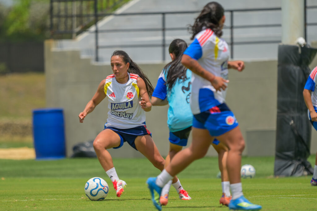 Colombia entrena pensando en su debut en el certamen ante Jamaica