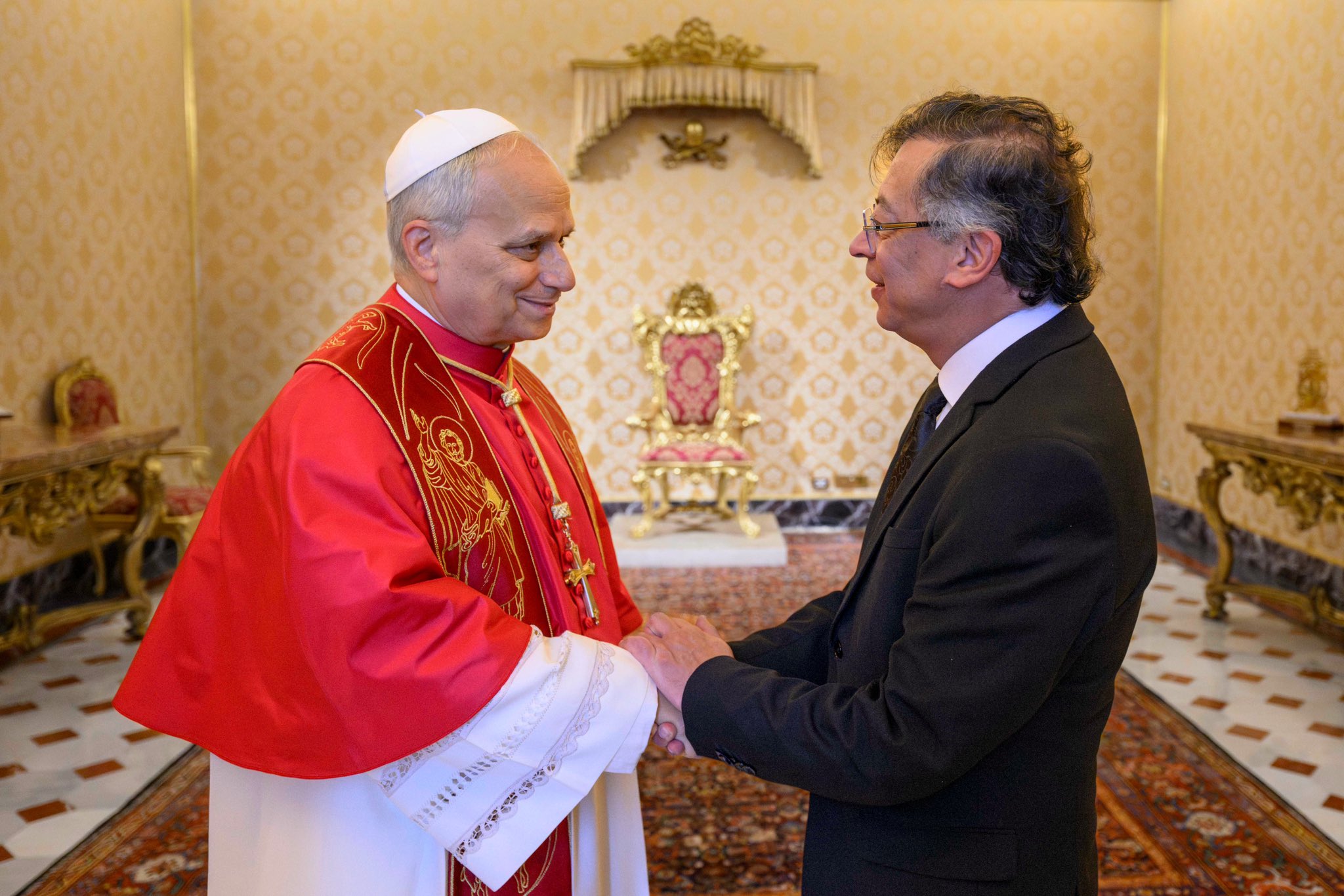 Papa León XIV con Petro