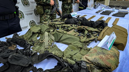 Fuertes pérdidas para el Clan del Golfo en Jericó: el Ejército incauta un poderoso arsenal y material de guerra en depósito ilegal