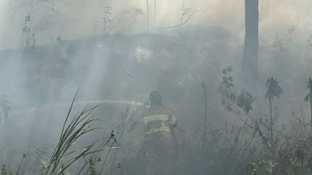 Controlan por completo los incendios registrados en Bello; autoridades advierten sobre sanciones por quemas