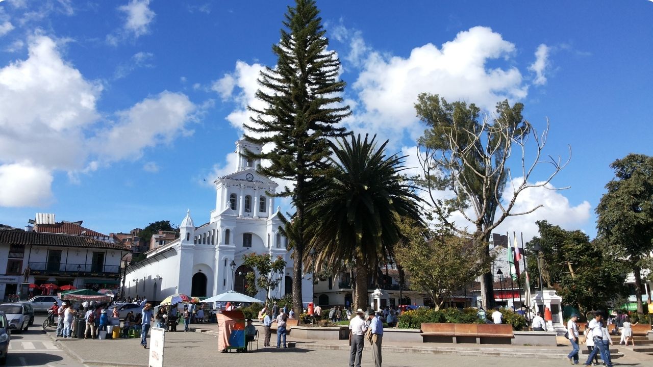 Marinilla tendrá universidad; se firmó un convenio para ampliar educación superior en el Oriente antioqueño