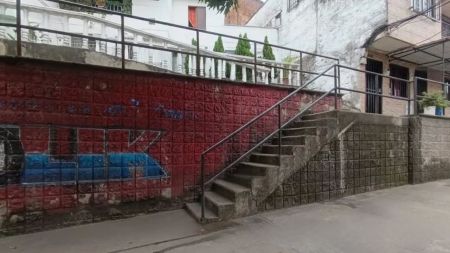 ¿Qué le pasó a «Erika»? Hallan sin vida a una mujer en unas escaleras de Aranjuez ¿Qué le pasó a "Erika"? Hallan sin vida a una mujer en unas escaleras de Aranjuez