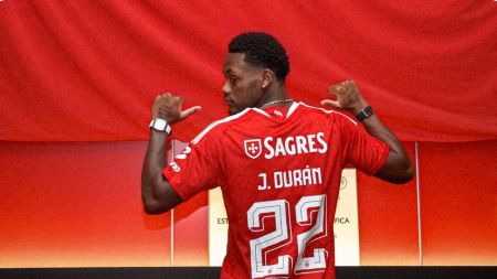 Jhon Jáder Durán es nuevo jugador del Benfica de Portugal; jugará la Champions League y será compañero de Richard Ríos Jhon Jáder Durán es nuevo jugador del Benfica de Portugal; jugará la Champions League y será compañero de Richard Ríos
