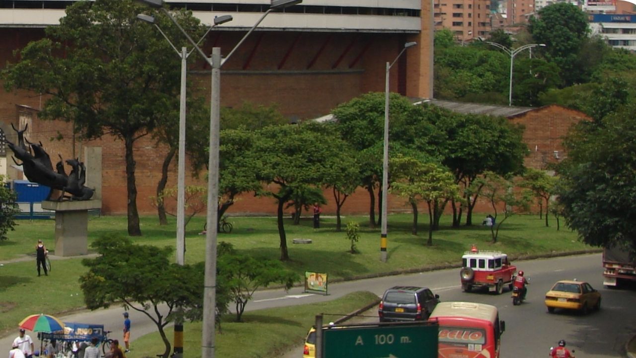 ¡Maneje con cuidado! Siniestro vial genera movilidad reducida en la Autopista Sur de Medellín, a la altura de La Macarena