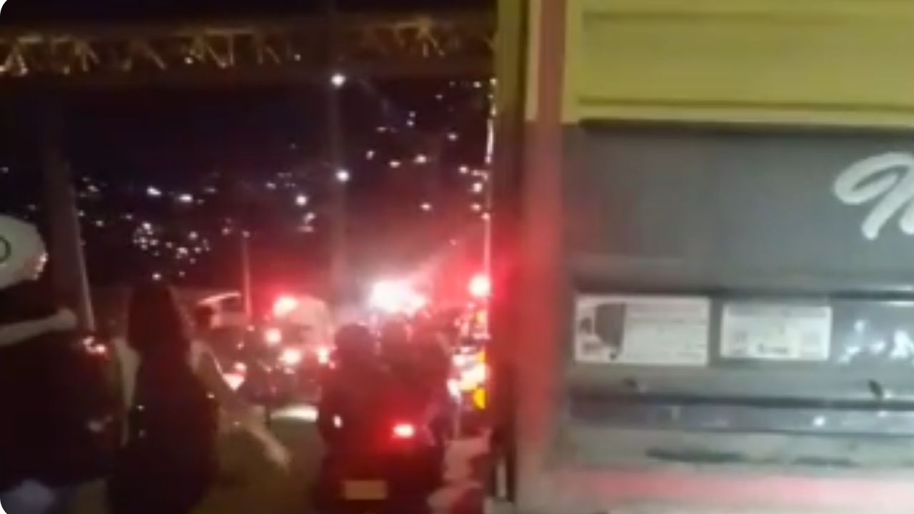 Movilidad reducida por fuerte accidente a la salida del Túnel de Occidente