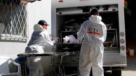 Investigan hallazgo de un hombre sin vida envuelto en sábanas y bolsas plásticas en Aranjuez
