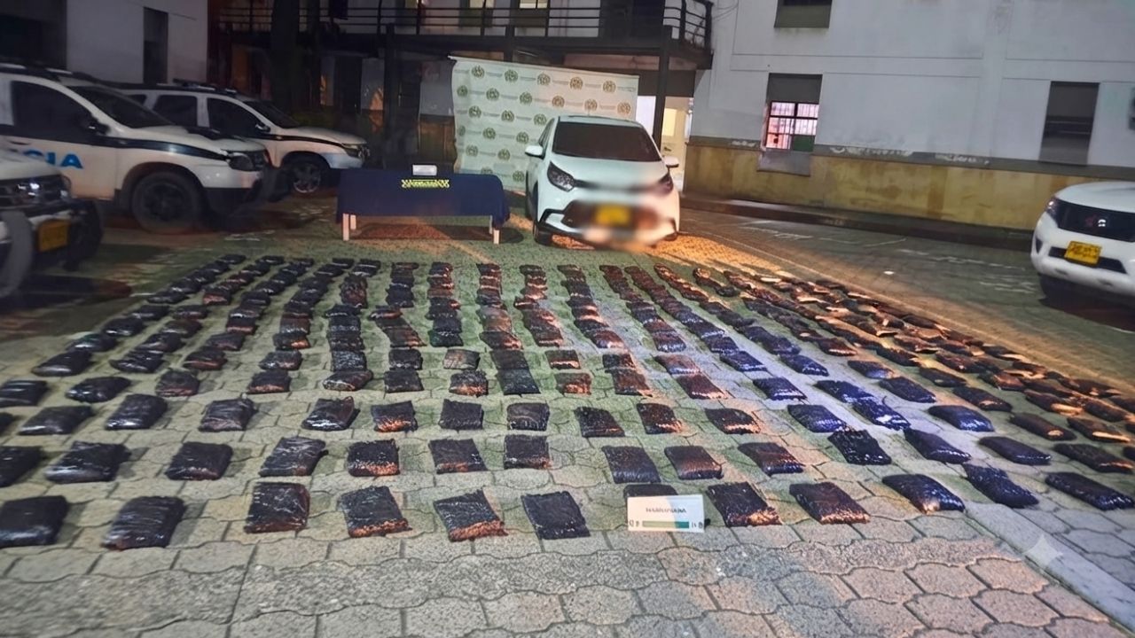 Encontraron 3 costales llenos de marihuana en Bello; se incautaron más de 110 kilos