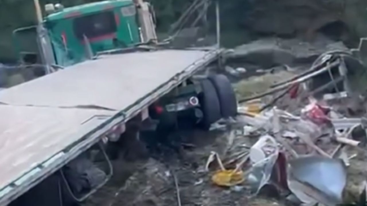 ¿Qué pasó? Tractocamión terminó a un costado de la vía en Matasanos