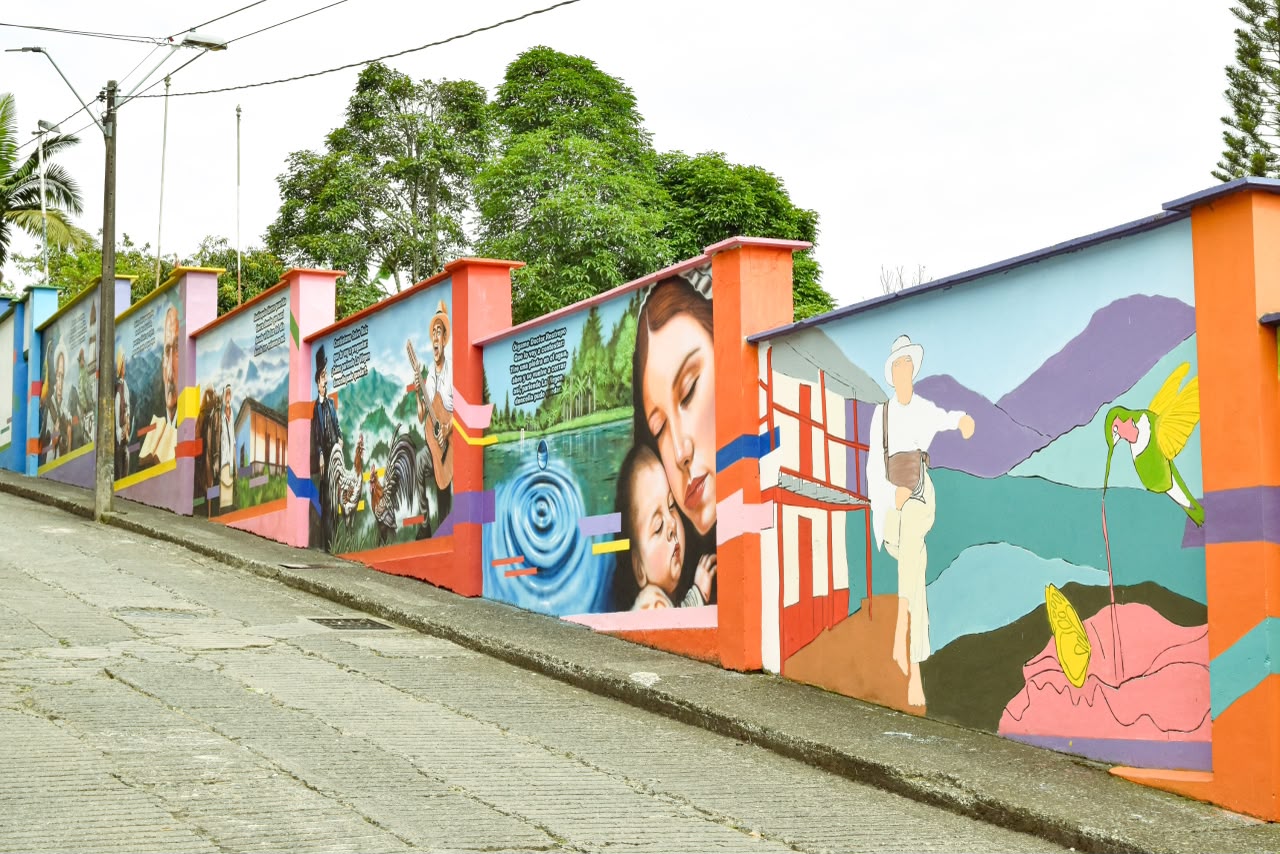 Muralismo Mágico transforma tres municipios de Antioquia con nuevas rutas turísticas llenas de arte