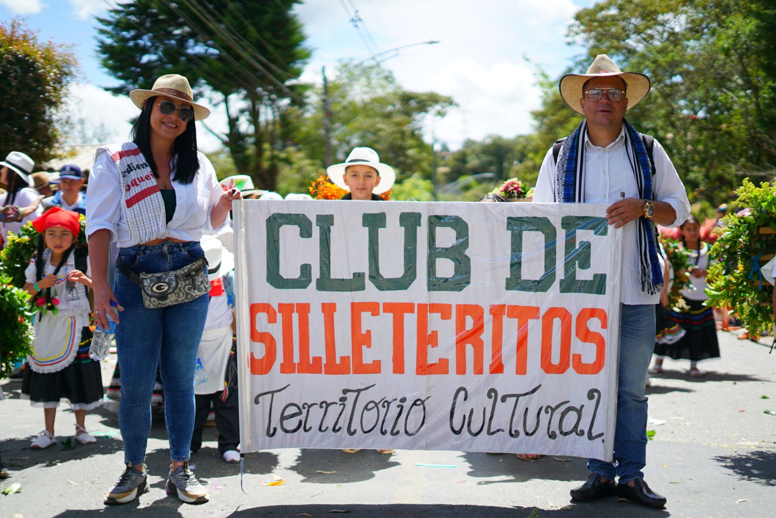 El Desfile de Silleteritos regresa este domingo a Santa Elena: conozca horarios y recorrido 1 El Desfile de Silleteritos regresa este domingo a Santa Elena: conozca horarios y recorrido