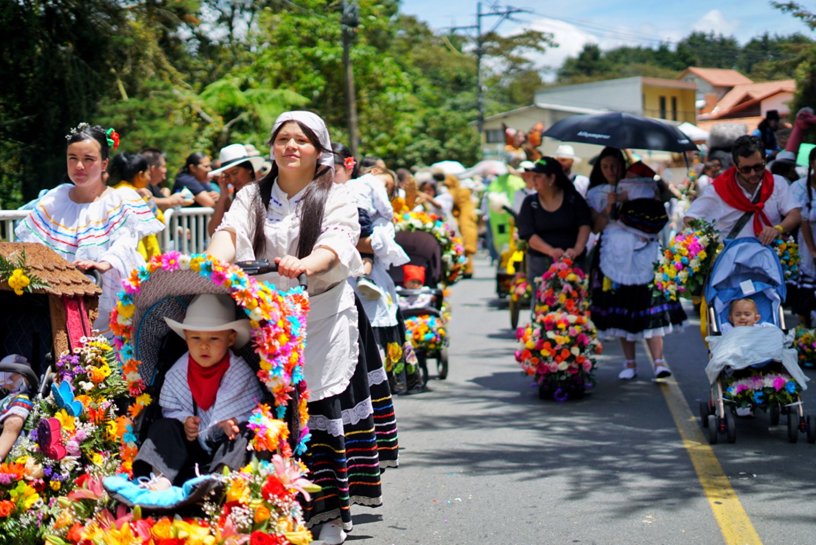 El Desfile de Silleteritos regresa este domingo a Santa Elena: conozca horarios y recorrido 2 El Desfile de Silleteritos regresa este domingo a Santa Elena: conozca horarios y recorrido