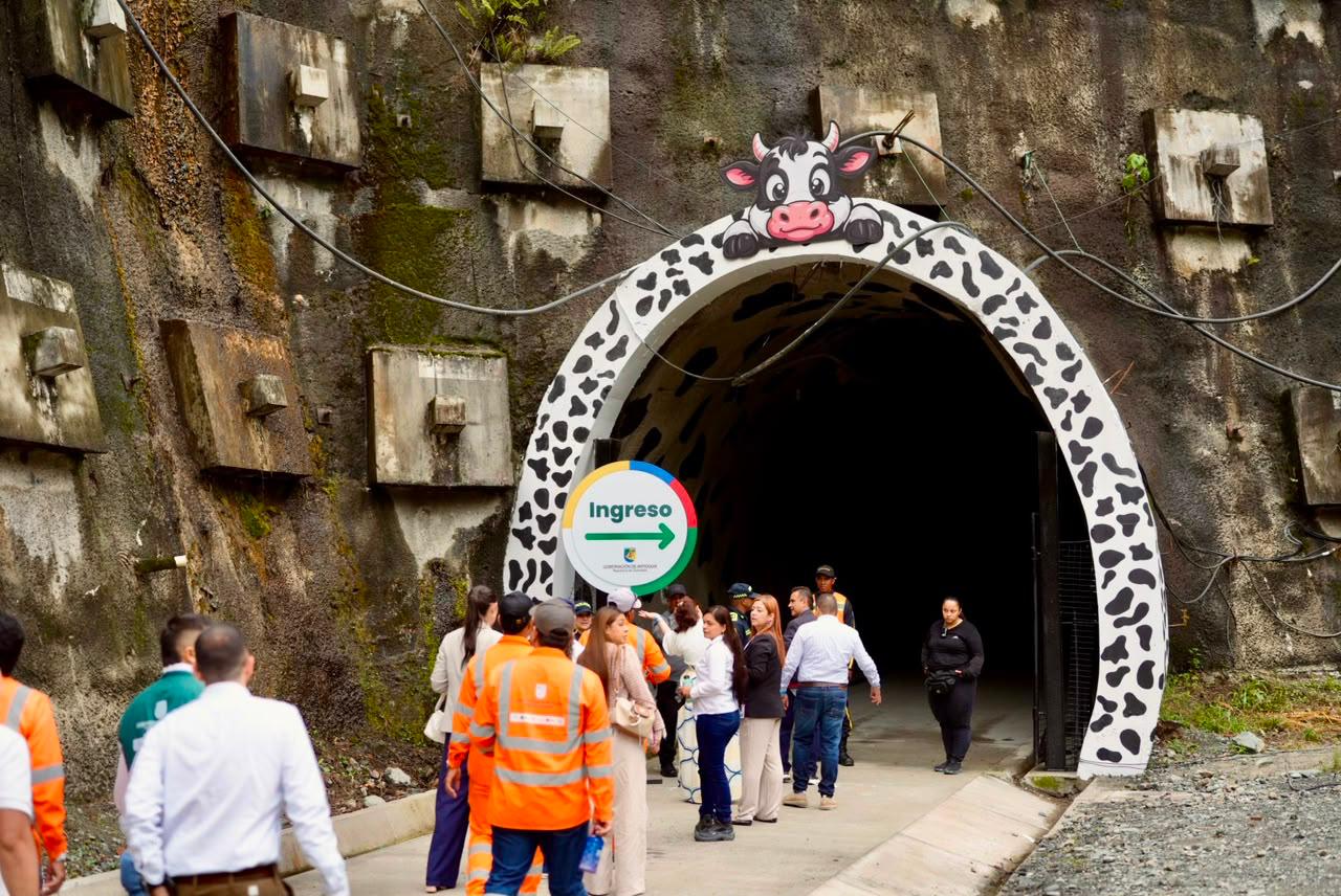 Abelardo De La Espriella en Antioquia: así fue su visita al Túnel del Toyo 3 Abelardo De La Espriella en Antioquia: así fue su visita al Túnel del Toyo