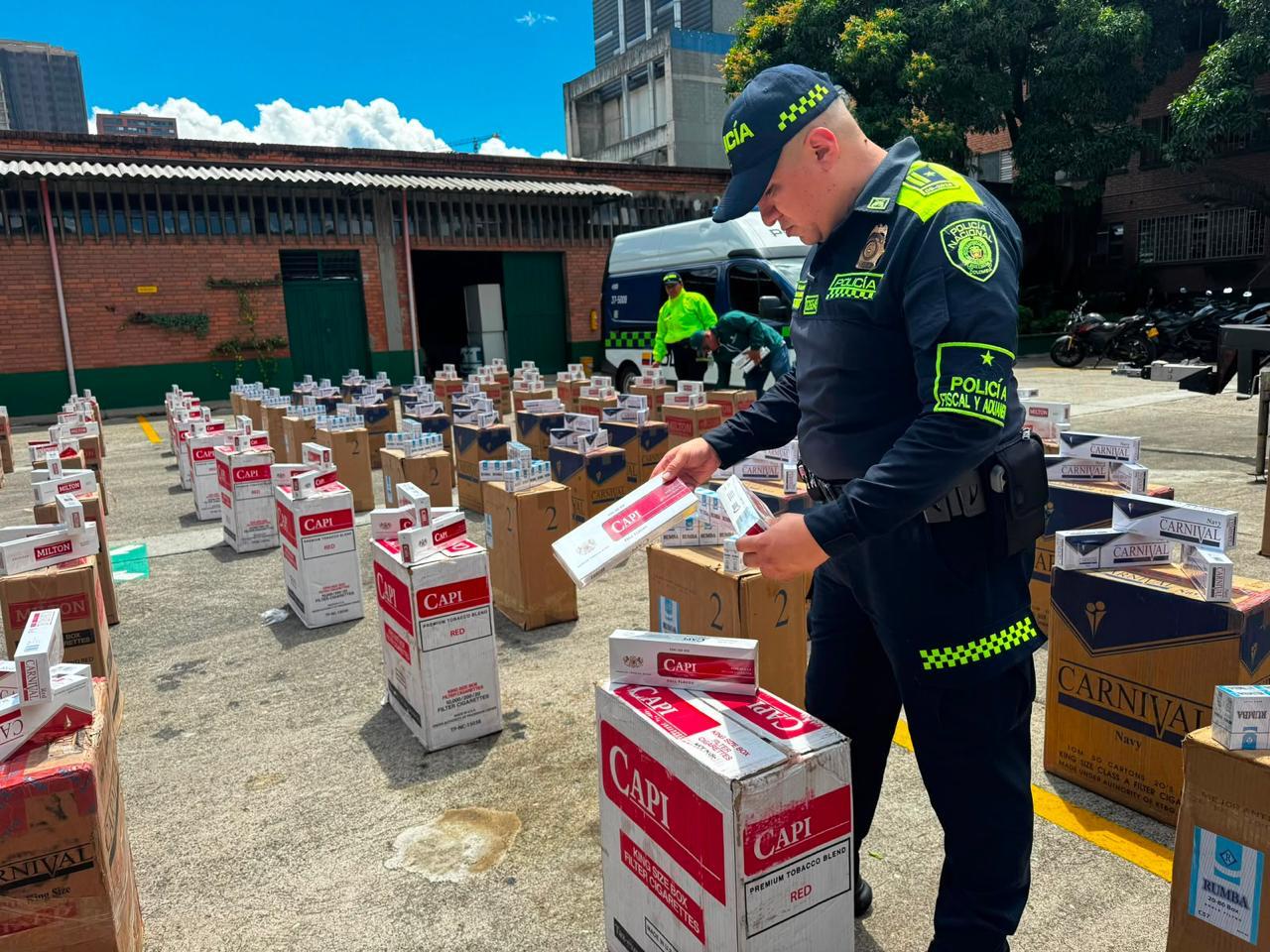 ¿Los iban a vender? 185 mil cajetillas de cigarrillos de contrabando fueron incautados en Medellín 1 WhatsApp Image 2026 07 29 at 11.28.52 AM