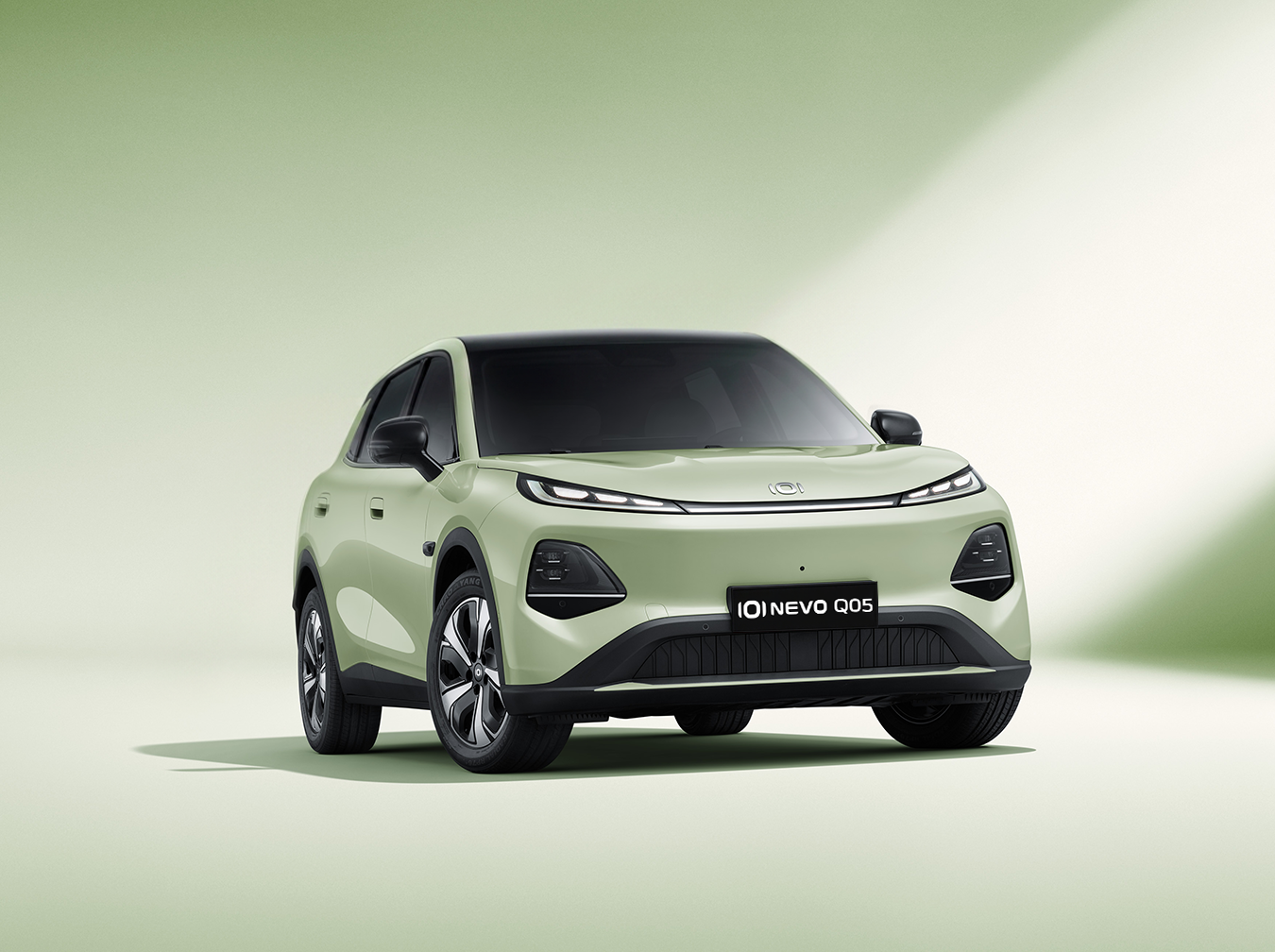 5 NEVO Q05 Frontal 2