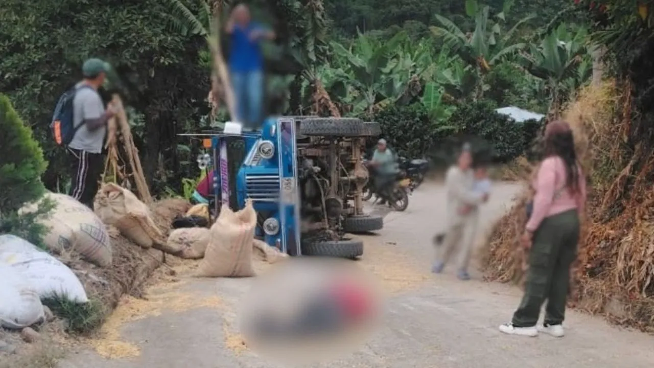 Wilson, un campesino, perdió la vida en el volcamiento de un "chivero" en el corregimiento Santa Inés, Andes