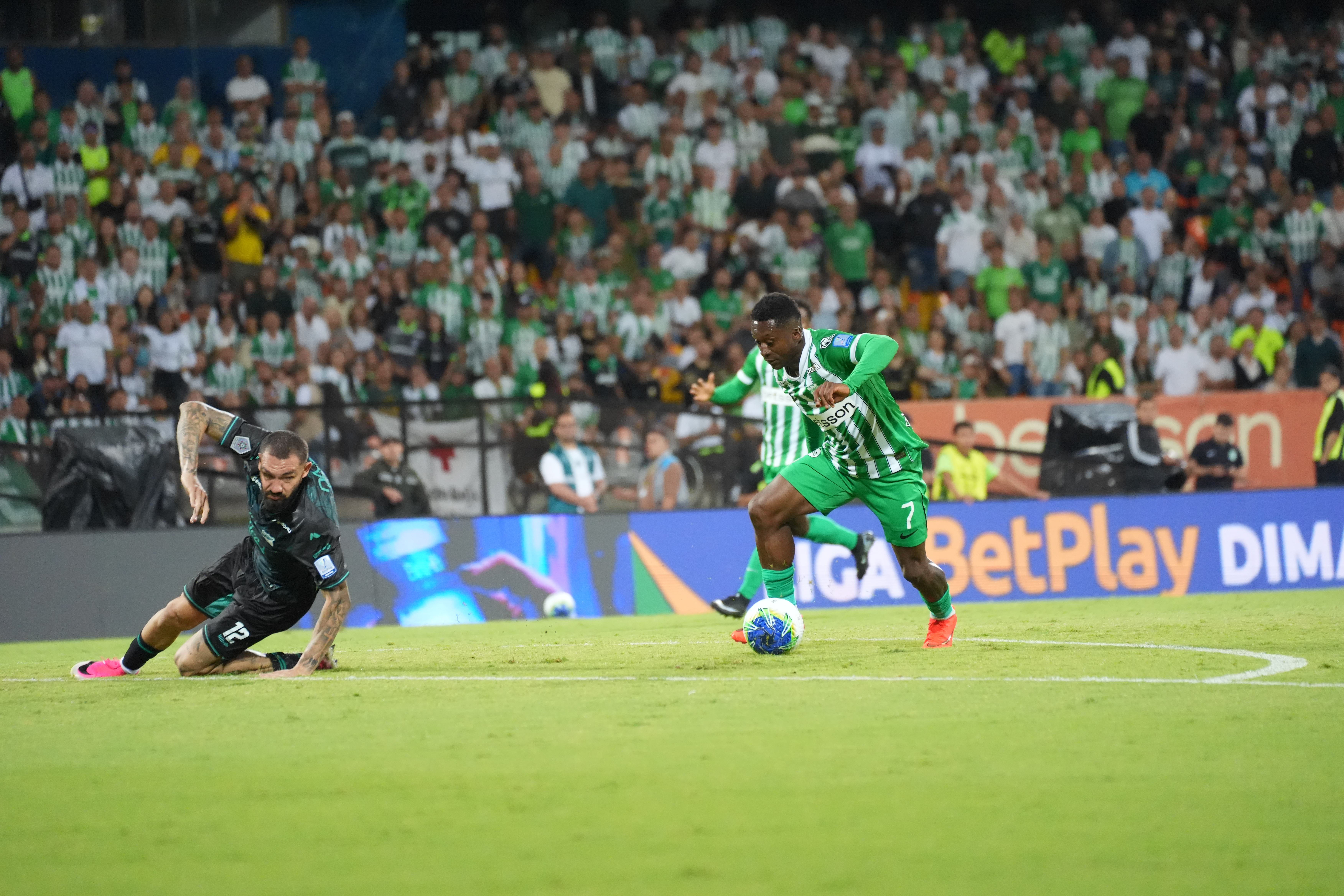 El estadio Atanasio Girardot fue el escenario del partido entre Atlético Nacional y el Deportivo Cali