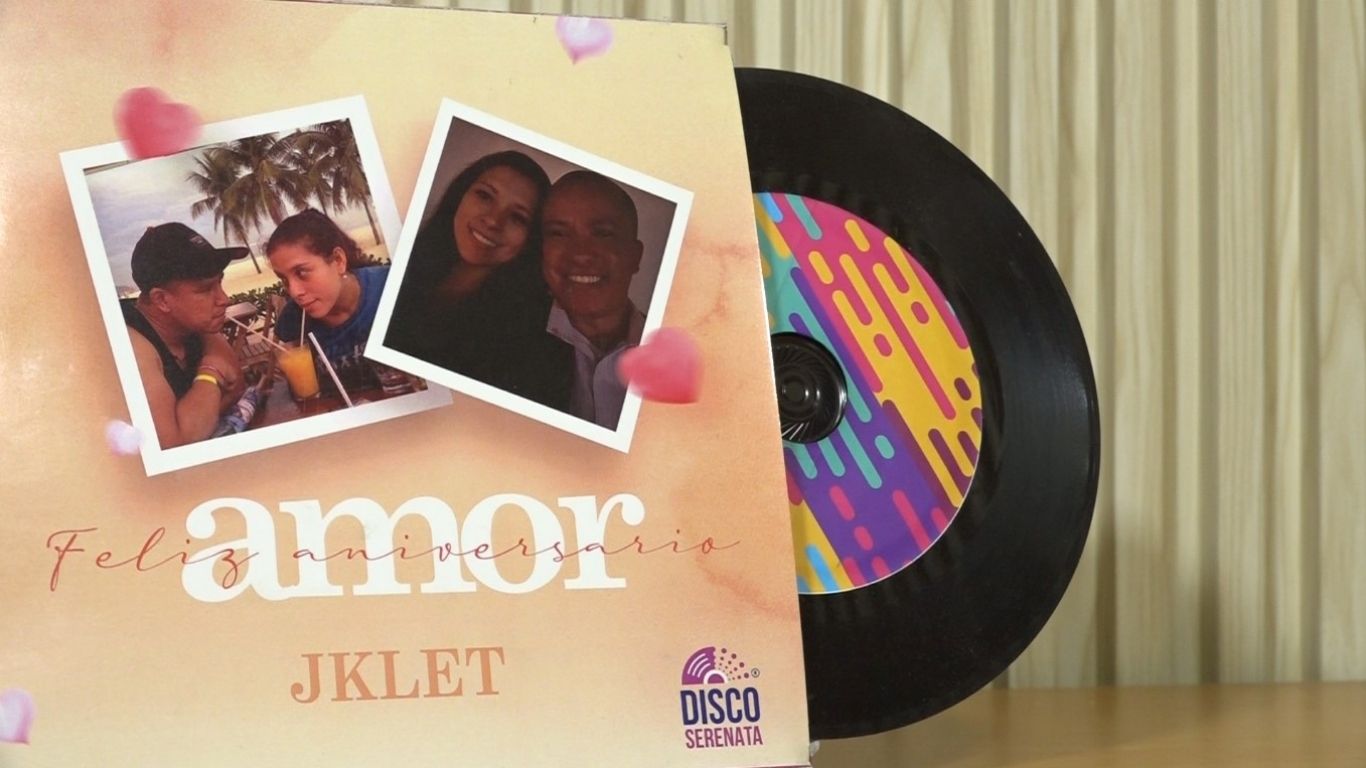 Disco Serenata revive el vinilo para convertir mensajes, historias y fotografías en canciones