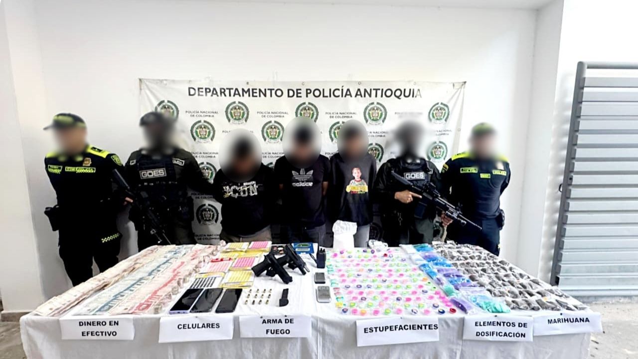 Taller de motos era fachada para traficar droga en Caracolí: incautan $2.450.000, armas y estupefacientes Taller de motos era fachada para traficar droga en Caracolí: incautan $2.450.000, armas y estupefacientes