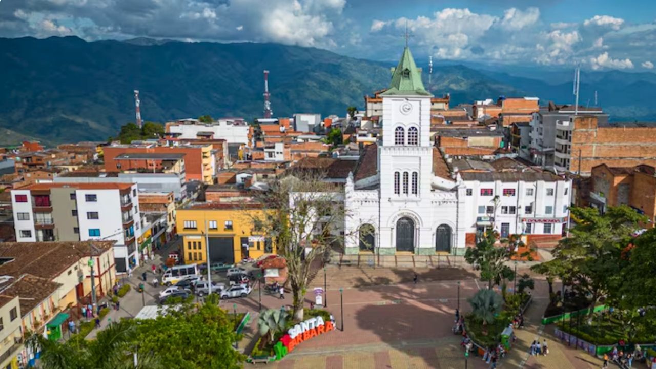 Vendaval deja 25 familias damnificadas en Santa Bárbara, Antioquia