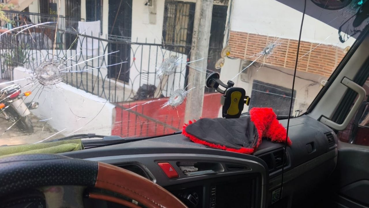 Atacan a disparos en la vía Bolombolo-Ciudad Bolívar camiones con ayudas destinadas al Chocó