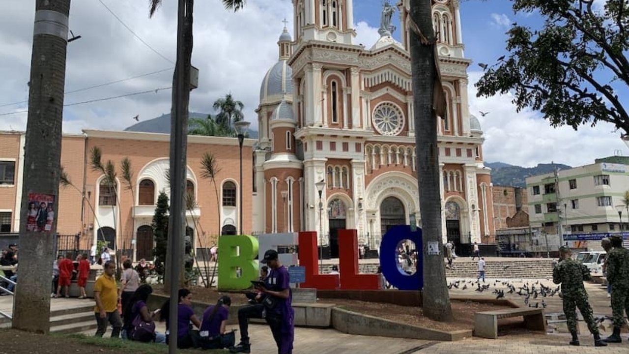 Adulto mayor habría sido atropellado por bus en cerca al Parque de Bello: equipos de emergencia se encuentran en la zona
