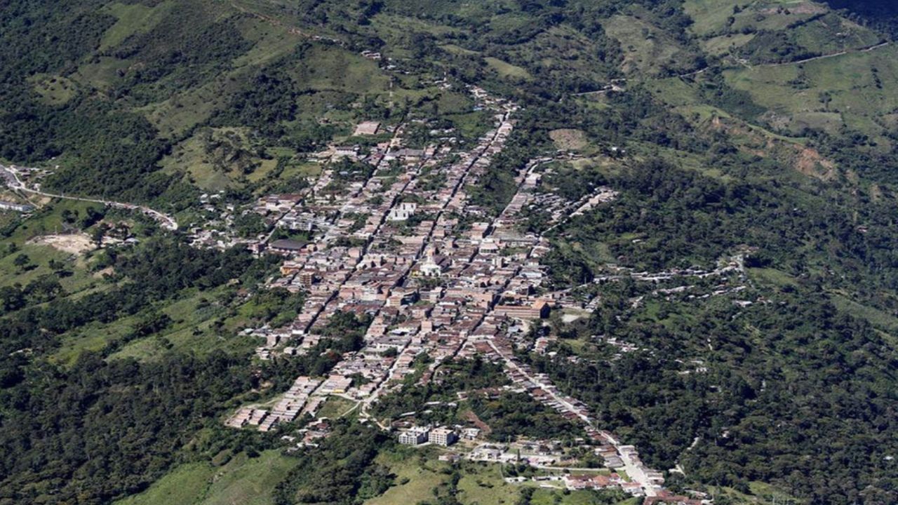Personero de Ituango cuestiona demoras en la vía a la hidroeléctrica durante evacuación de desplazados