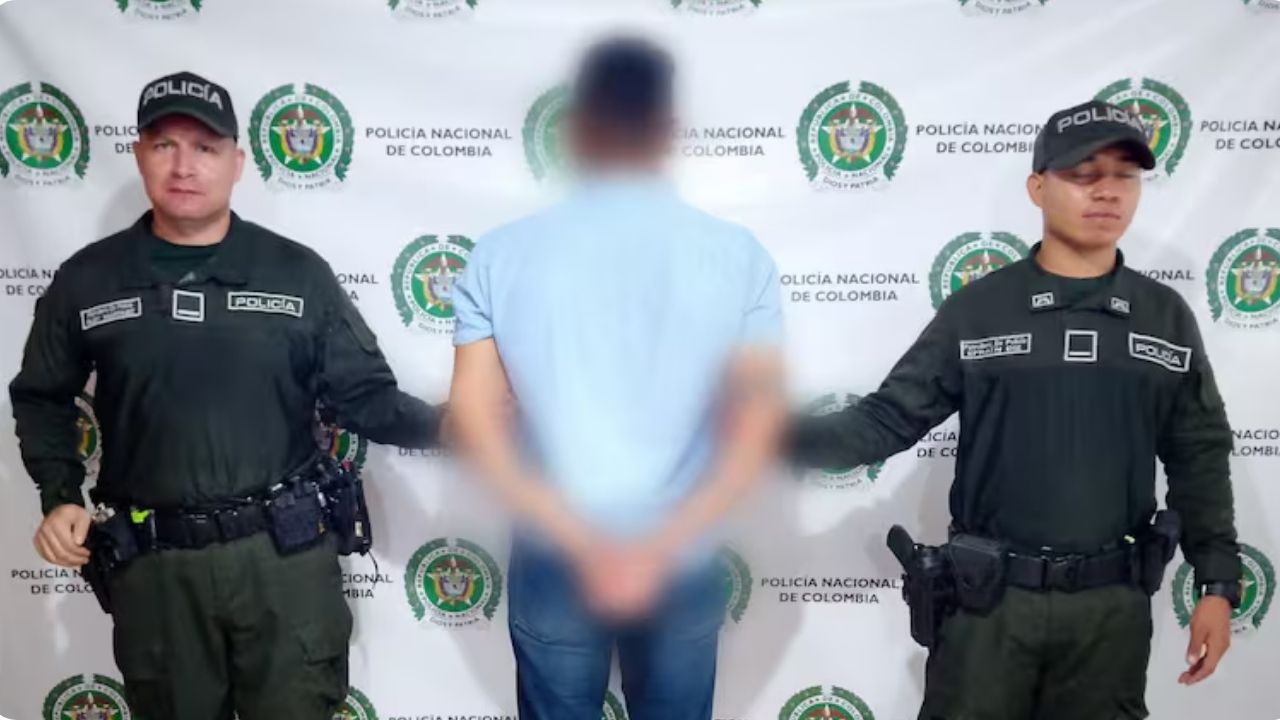 Docente en Dabeiba es capturado por presunto acoso digital a menor de edad