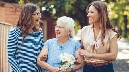 Mujeres podrán pensionarse con menos semanas en Colombia: así será la reducción hasta 2036