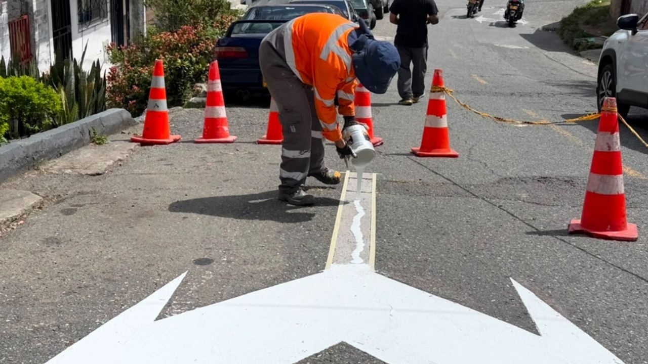 Nuevos sentidos viales y semáforos buscan mejorar la movilidad en La Toma y Buenos Aires, en el centro de Medellín