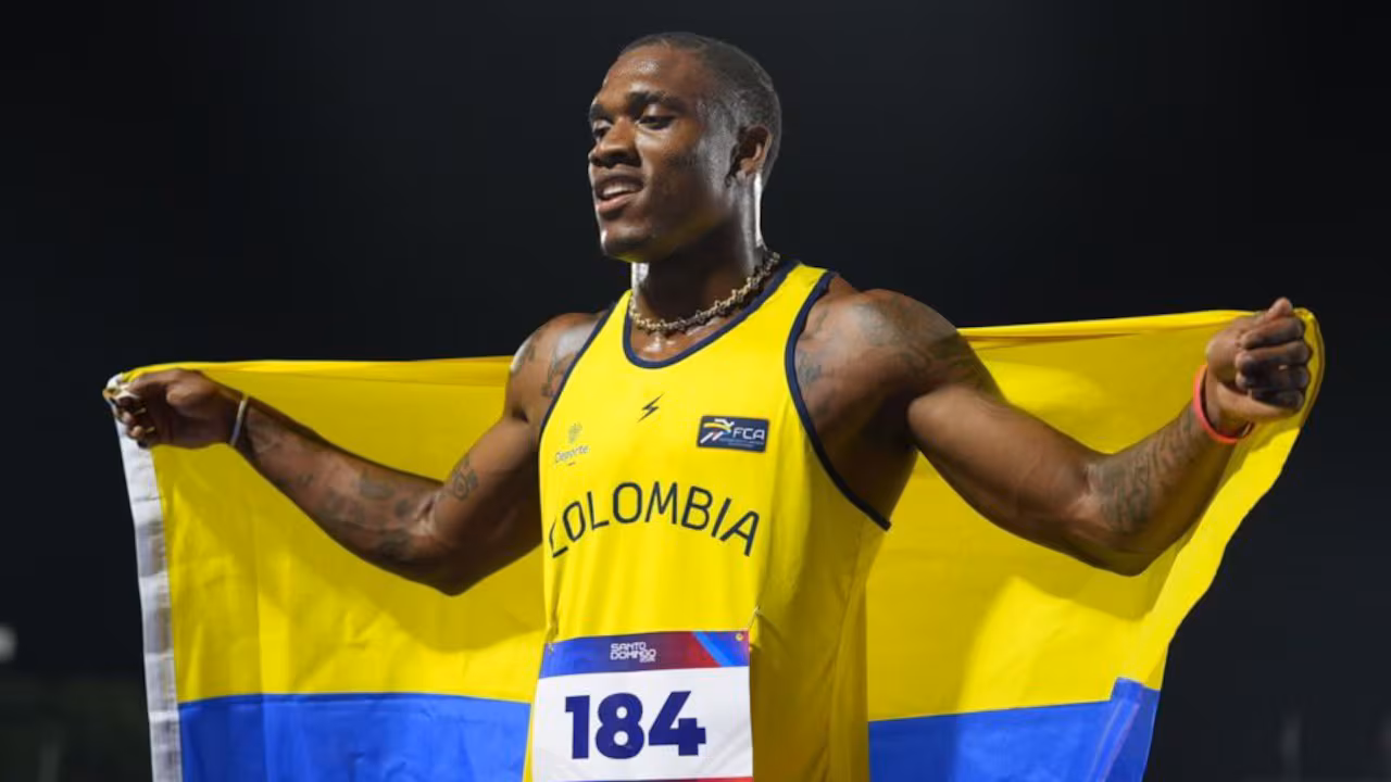 Ronal Longa hizo historia: ganó el oro en los 100 metros planos y se convirtió en el hombre más rápido de los Centroamericanos Ronal Longa le dio la primera medalla de oro de la historia a Colombia en la prueba reina del atletismo con un registro de 10.0 segundos