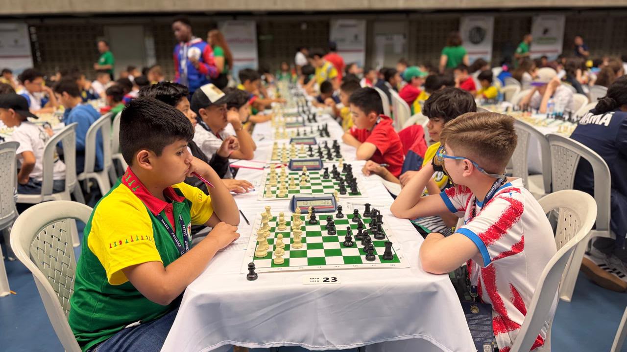 Medellín fue sede del XXXVI Festival Panamericano de la Juventud de Ajedrez donde estuvieron varios países del continente Medellín recibió a 960 deportistas de 30 países en el certamen que se realizó en el Coliseo de Combate Guillermo Gaviria