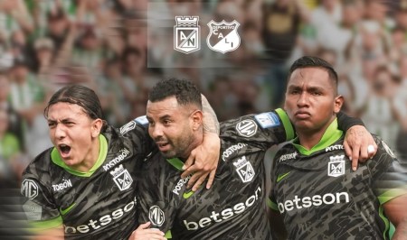 El Estadio Atanasio Girardot se viste de verde para el partido entre Atlético Nacional y el Deportivo Cali